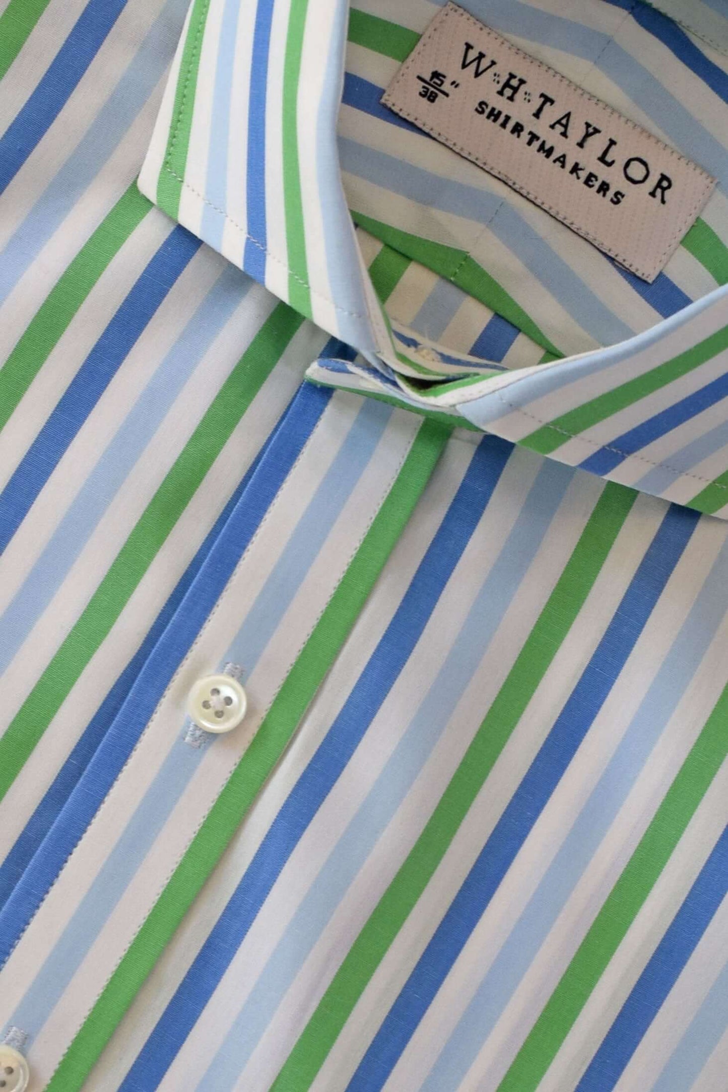 Maßgeschneidertes Popeline-Herrenhemd mit himmelblauen und gelben Bonbonstreifen